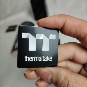 Etiquetas de Código QR de Alta Calidad, Placa de Aluminio con Forma Personalizada y Color de Recubrimiento para Grabado Láser e Impresión Digital - Product Image 1