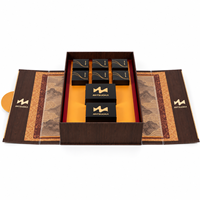 Premium Geschenkbox mit Doppeltür und Eigenem Logo, 6 Innenboxen und Holzmaserung für Tee- und Mondkuchen-Sets