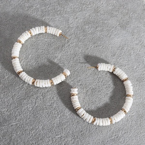 Pendientes de <span class=keywords><strong>Aro</strong></span> en Forma de C con Cuentas de Concha Blanca, Estilo Bohemio, Geométricos, Grandes, para Mujer, Joyería de Playa, Tendencia 2026 - Product Image 1