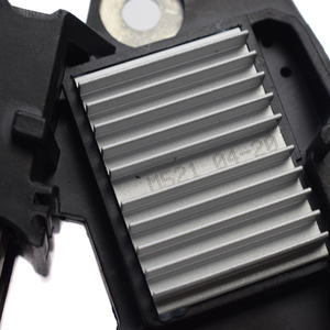 Régulateur De Tension d'alternateur POUR <span class=keywords><strong>AUDI</strong></span> <span class=keywords><strong>A4</strong></span> SEAT SKODA VW Passat 1.2-3.6L 1994- 038903803K 06B903803 - Product Image 3