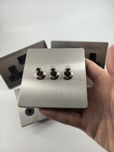 Interruttore a Levetta da Parete Longyang, Pannello Personalizzato in Acciaio Inox, Interruttori e Prese Elettriche per Casa e Hotel - Product Image 2