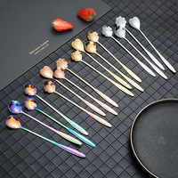 Ensemble de 4 cuillères à long manche en acier inoxydable en forme de fleur créatives pour le café, les desserts, les cocktails et le mélange