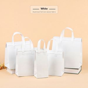 Sac isotherme écologique en non-tissé avec couche en aluminium, fourre-tout durable pour la livraison de repas en restaurant, personnalisable - Product Image 6