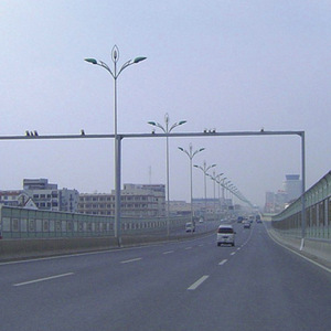 Mạ kẽm tín hiệu giao thông LED ánh sáng cực Trọng lượng 10m thép cực giá tốt - Product Image 2