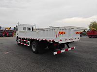 Лидер продаж, дизельный грузовой автомобиль L3000 4*2 210HP SX11858J501 с номинальной нагрузкой 10 тонн и 8-ступенчатой механической коробкой передач