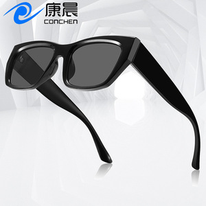 Lunettes de soleil unisexes à monture carrée, noires, protection UV400, pour la conduite, les voyages, les tenues tendance - Product Image 4