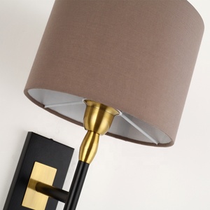 Lámpara de pared de latón de metal de lujo de alta calidad minimalista moderna con pantalla de <span class=keywords><strong>fax</strong></span> de tela negra - Product Image 5