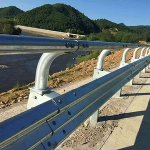 Karayolu inşaat güvenliği W ışıklı korkuluk trafik kazası bariyerleri - Product Image 1