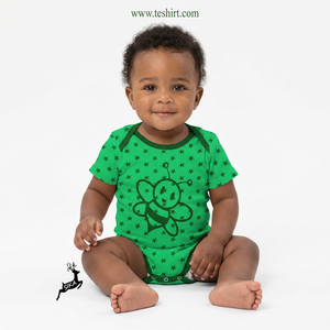 Lindo pelele de bebé con estampado de estrellas verdes, unisex, de algodón ecológico, con cremallera YKK, manga corta, cierre de botones a presión, para primavera. - Product Image 1
