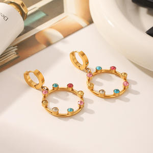 أقراط دائرية من الفولاذ المقاوم للصدأ مطلية بالذهب PVD متعددة الألوان من KITI للنساء، عصرية وبالجملة - Product Image 4