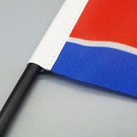 Drapeau de bureau de Corée du Nord en gros, 14x21cm, mini-drapeau de table en polyester de la RPC avec support en plastique noir