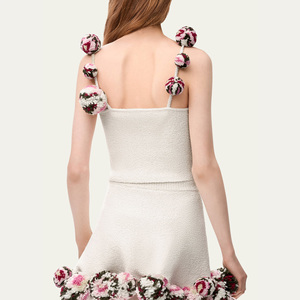 Top Corto de Punto Blanco con Tirantes de Pompones Florales Coloridos, Cuello en V, Sin Mangas, Top de Fiesta para Mujer - Product Image 5