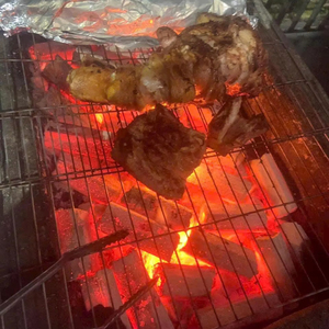 Carbón Vegetal Premium de Aserrín para Barbacoa Vietnamita, Combustible de Madera Dura, Alto Contenido de Carbono, Bajo en Cenizas, Sin Humo, Larga Duración (6 Horas), Precio de Fábrica - Product Image 1