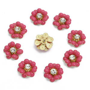 Boucles d'oreilles clous en forme de fleur, en résine époxy rouge, serties de pierres, pour vêtements, chaussures et sacs - Product Image 2