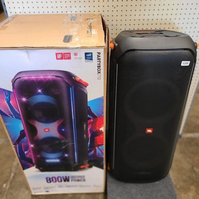 Partybox 710 Durable Battery/Electric/Solar Powered Waterproof Outdoor Portable Party Speaker French Language Support Household