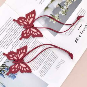 Encantadores dijes de mariposa de cuero PU para bolso, colgante decorativo, llavero portátil, regalos de bienvenida para el Día de la Madre - Product Image 1