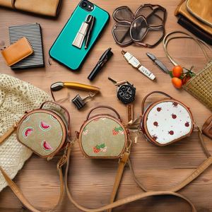 กระเป๋าถือ2025ใบเล็กสำหรับเด็กหญิงตัวเล็กๆและเด็กวัยหัดเดินมีซิปปิดทำจากวัสดุ PU มีลายการ์ตูนดีไซน์เนอร์ - Product Image 3