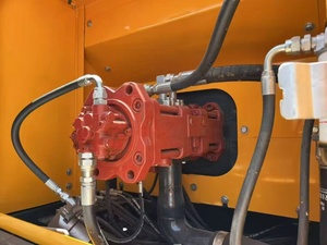 Vente flash : Excavatrice sur chenilles d'occasion 22 tonnes de haute qualité HYUNDAI HX220HD avec une capacité standard de 1,0 m³ en stock - Product Image 5