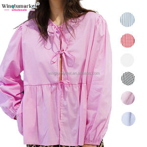 Blusa de Gingham Roja y Blanca para Mujer al por Mayor, Top Peplum con Lazo Triple en la Parte Delantera, Camisa de Chifón con Mangas Largas Abullonadas - Product Image 1