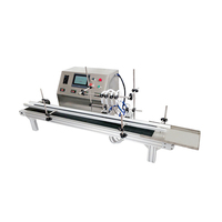Remplissage d'eau Embouteillage Prix des bouteilles à petite échelle Machine de remplissage automatique 3 en 1 pour l'étiquetage de capsulage