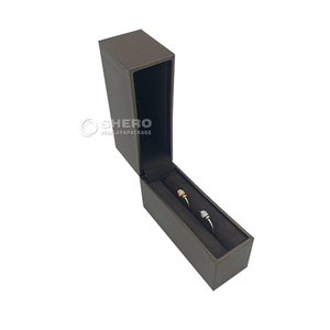 Caja de Joyería Personalizable con Diseño Impreso para Anillos y Aretes de Mujer - Product Image 1