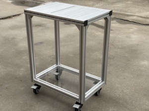 Table de travail pour chaîne de montage 600x400x700mm, norme européenne 4040, petite table en acier personnalisée avec roulettes, établi industriel OEM - Product Image 2