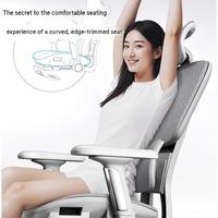 Chaise de bureau ergonomique avec accoudoirs réglables, idéale pour les longues heures de travail au bureau, le gaming et les dortoirs