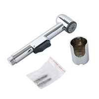 Pommeau de douche en plastique ABS pour femme Pommeau de douche pour femme à long manche Pistolet de pulvérisation de chasse d'eau pour bain d'animaux domestiques Pistolet de pulvérisation à haute pression