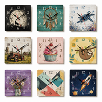 Horloge murale carrée en bois et en fer de style antique, best-seller, élégante pour les fermes ou les pièces à thème industriel