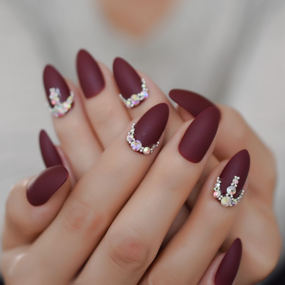Unhas Postiças de Luxo Cor AB com Padrão de Pedras Tridente 3D Acabamento  Fosco Matte Stiletto, image size:1000x1000
