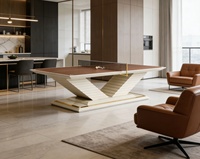 Table de ping-pong élégante et luxueuse avec rangement intégré pour les raquettes et bords de table raffinés pour villa sophistiquée
