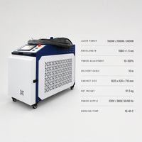 Machine de nettoyage laser à fibre refroidie par eau 1500W 2000W 3000W, nettoyeur laser portable pour bras robotisé et cellule de nettoyage automatisée