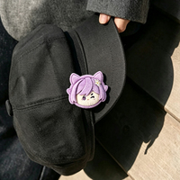 Broche en peluche anime personnalisée, badge en peluche doux, épinglette brodée en peluche pour sacs et vêtements, OEM ODM