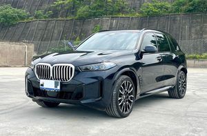 2023 Para BMW <span class=keywords><strong>X5</strong></span> XDrive 40i XLine Volante a la Izquierda, Caja de Cambios Automática, Cámara Trasera, Techo Panorámico, <span class=keywords><strong>7</strong></span> Asientos, Motor 3.0L - Product Image 3