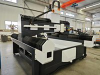 Routeur de gravure CNC 3 axes robuste Rongchi pour l'usinage de matériaux composites en fibre de verre et carbone destinés aux usines de fonderie