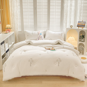 لحاف مريح بجودة الفندق ، ميكروفايبر طوال الموسم ، بألوان فاتحة ، لحاف مطبوع ديزي - Product Image 3