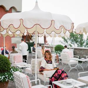 Оптовые продажи: 8,5-футовые уличные декоративные зонты для бассейна в современном винтажном стиле, белые, в стиле бохо, с фестончатыми кистями, роскошные, в форме пагоды, для патио - Product Image 3