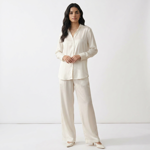 Ensemble coordonné deux pièces en satin uni pour femme, haut et pantalon, tenue décontractée confortable et respirante, écologique, pour toutes les saisons - Product Image 1