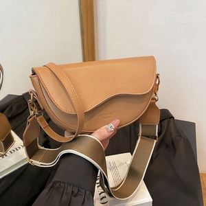 Sacs à bandoulière de luxe en cuir PU avec fermeture éclair, 6 pouces, 4 couleurs, modèle I-0575, à sangle unique, style mode - Product Image 2