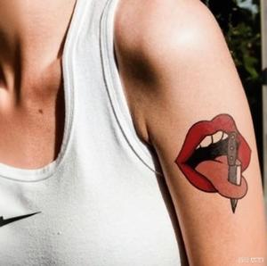 Autocollant de <span class=keywords><strong>tatouage</strong></span> rétro style américain, résistant à l'eau, longue durée, imprimé par transfert, fleurs peintes à la main, marguerites pour <span class=keywords><strong>bras</strong></span> - Product Image 3
