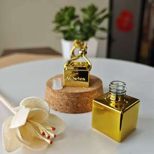 Factory Direct <strong>Mini</strong> 8ML Cube Opulent Car <strong>Diffuser</strong> Glass Bottle Hanging with Screw Cap - Product Image 3