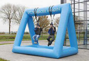 Fiesta al aire libre inflable colgar <span class=keywords><strong>juego</strong></span> de desafío <span class=keywords><strong>interactivo</strong></span> colgar juegos apretados <span class=keywords><strong>juego</strong></span> de equipo inflable para adultos y niños - Product Image 4