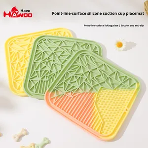 Juegos de alimentación ecológicos para perros y gatos, ODM/OEM, productos de silicona para mascotas, tapete de comedor con cinturón de sujeción, platos para mascotas con ventosa. - Product Image 2