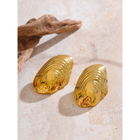 Boucles d'oreilles clous tendance JINYOU 3351 en acier inoxydable plaqué or, style océan, étanches, en métal PVD, motif coquillage