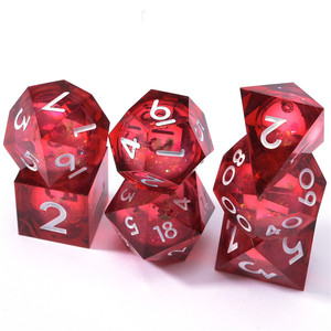 Best-seller Jeu de dés à noyau liquide DND Dés polygonaux en résine avec arêtes vives Jeu de société <span class=keywords><strong>RPG</strong></span> Dragon et Dungeon Dés pointus personnalisés - Product Image 4