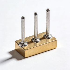 Herrajes Conductivos de Acero Recubiertos de Cobre y Estaño Libres de Oxígeno, Diseñados a Medida para el Ensamblaje de Productos Electrónicos de Consumo, Hechos en Vietnam - Product Image 1