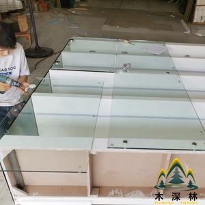 Mensola in vetro multistrato con illuminazione a LED mobili da negozio di buona qualità perfetti per l'uso in showroom e commerce - Product Image 3