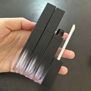 Biểu Tượng Tùy Chỉnh 4Ml Rỗng Gradient Màu Đen Vuông <span class=keywords><strong>Lip</strong></span> <span class=keywords><strong>Gloss</strong></span> Ống Sang Trọng Son Môi Container Son Bóng Bao Bì Với Wands Bàn Chải - Product Image 2