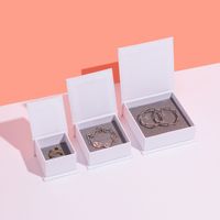 Boîte d'emballage de bijoux haut de gamme EVERWIN personnalisée avec logo, simple, carrée, à fermeture magnétique