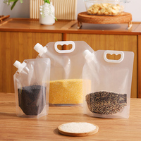 Poches souples transparentes en PE de 5 L pour liquides (eau, jus, boissons) avec bec verseur, gaufrées, recyclables et autoportantes